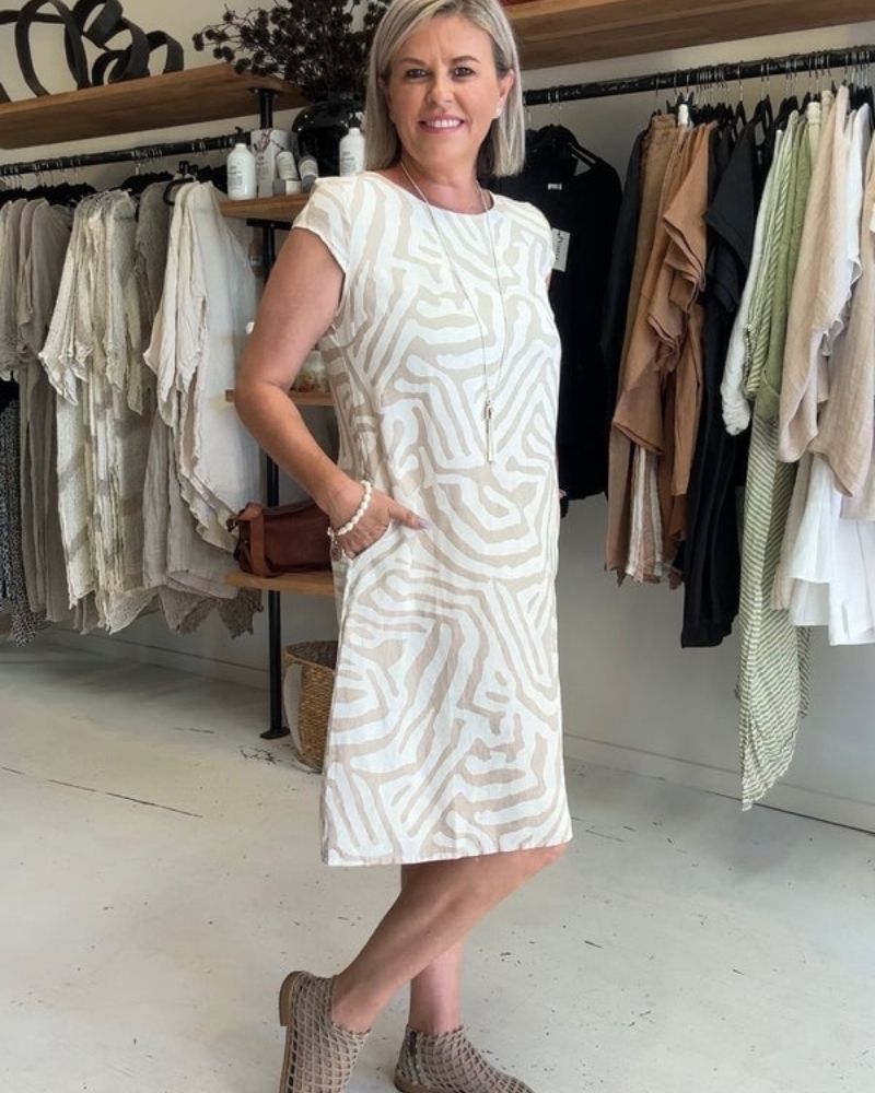 NELIA | Letnia sukienka z okrągłym dekoltem i pięknym nadrukiem