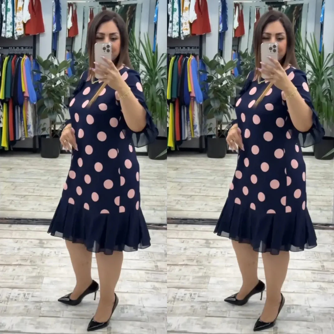 CLAUDIA | Sukienka inspirowana stylem retro z plisowaną spódnicą i rozkloszowanymi mankietami rękawów